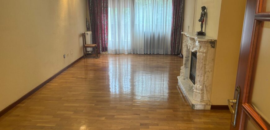 CHALET EXCLUSIVO: 4 plantas, chimenea y amplio jardín privado