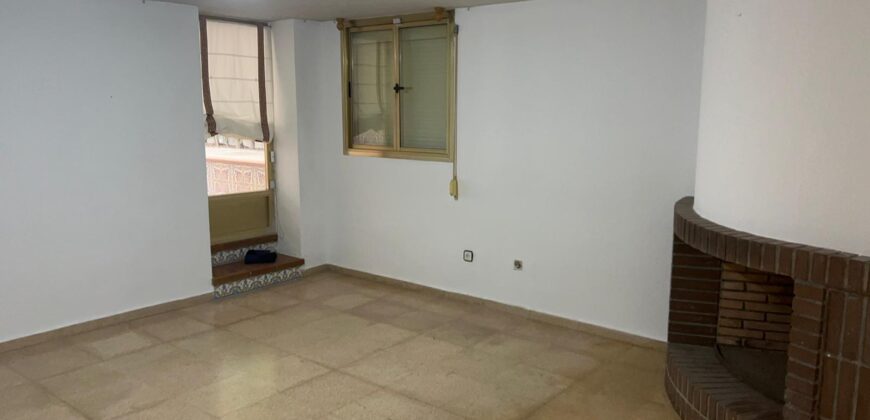 CHALET EXCLUSIVO: 4 plantas, chimenea y amplio jardín privado
