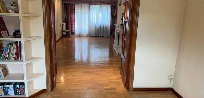 CHALET EXCLUSIVO: 4 plantas, chimenea y amplio jardín privado