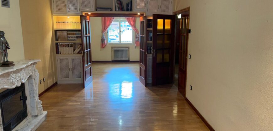 CHALET EXCLUSIVO: 4 plantas, chimenea y amplio jardín privado