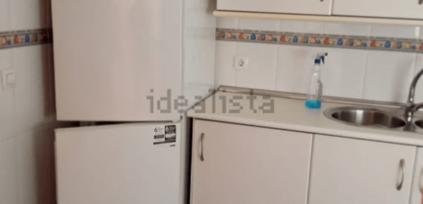 ¡Exclusivo! Piso seminuevo de 3 dormitorios con garaje y urbanización espectacular en Zona Universidad, Ciudad Real