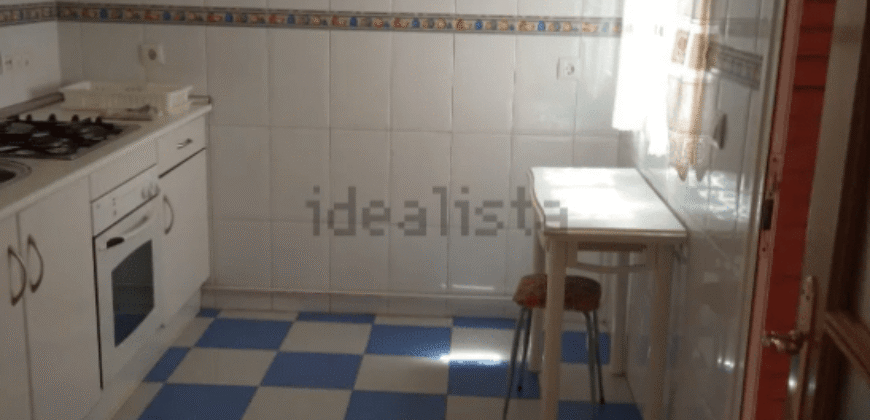 ¡Exclusivo! Piso seminuevo de 3 dormitorios con garaje y urbanización espectacular en Zona Universidad, Ciudad Real