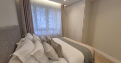 Lujo y Diseño en Madrid: Espectacular Piso Exterior con Balcón y 3 Suites.