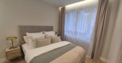 Lujo y Diseño en Madrid: Espectacular Piso Exterior con Balcón y 3 Suites.