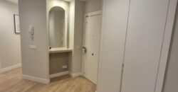Lujo y Diseño en Madrid: Espectacular Piso Exterior con Balcón y 3 Suites.