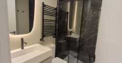 Lujo y Diseño en Madrid: Espectacular Piso Exterior con Balcón y 3 Suites.