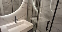 Lujo y Diseño en Madrid: Espectacular Piso Exterior con Balcón y 3 Suites.