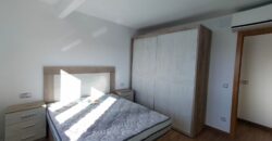 Luz, diseño y exclusividad: Tu piso con terraza en el corazón de la ciudad