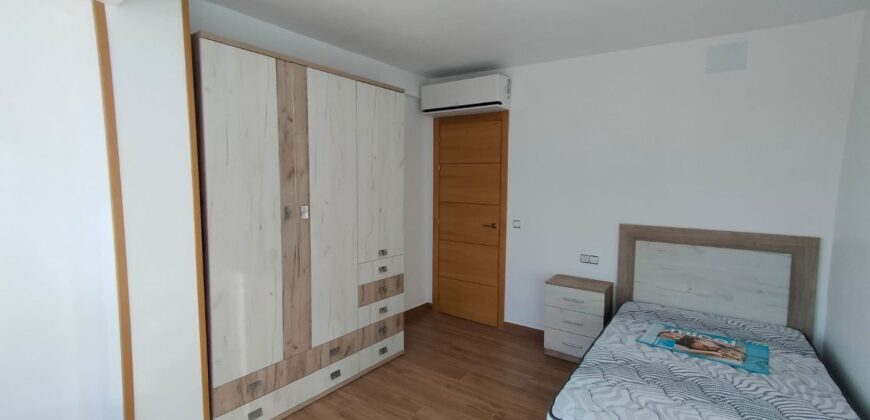 Luz, diseño y exclusividad: Tu piso con terraza en el corazón de la ciudad
