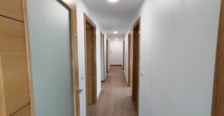 Luz, diseño y exclusividad: Tu piso con terraza en el corazón de la ciudad