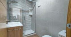 Luz, diseño y exclusividad: Tu piso con terraza en el corazón de la ciudad