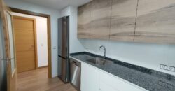 Luz, diseño y exclusividad: Tu piso con terraza en el corazón de la ciudad