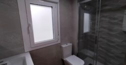 Luz, diseño y exclusividad: Tu piso con terraza en el corazón de la ciudad
