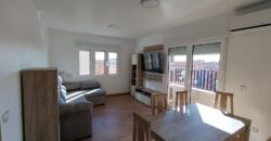 Luz, diseño y exclusividad: Tu piso con terraza en el corazón de la ciudad