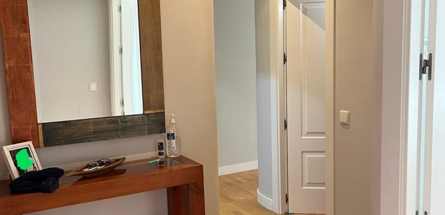 Luz y Confort en Puerta de Toledo: Piso Reformado con Piscina, Garaje y Trastero