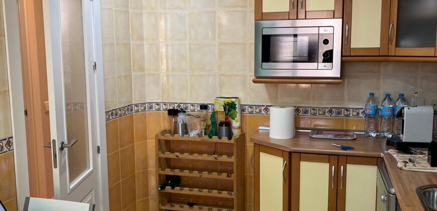 Luz y Confort en Puerta de Toledo: Piso Reformado con Piscina, Garaje y Trastero