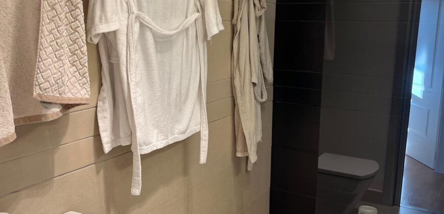 Luz y Confort en Puerta de Toledo: Piso Reformado con Piscina, Garaje y Trastero