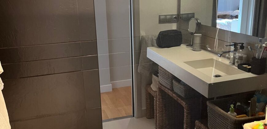Luz y Confort en Puerta de Toledo: Piso Reformado con Piscina, Garaje y Trastero