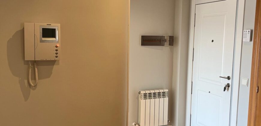 Luz y Confort en Puerta de Toledo: Piso Reformado con Piscina, Garaje y Trastero