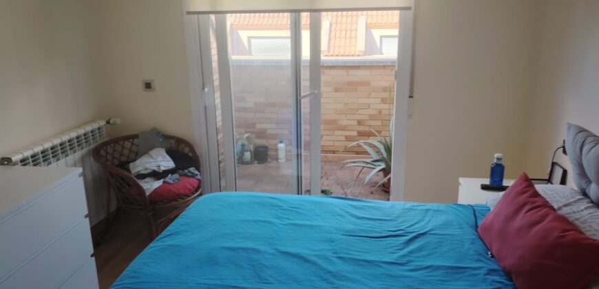 Moderno dúplex con piscina y garaje cerrado – Santa María, Ciudad Real