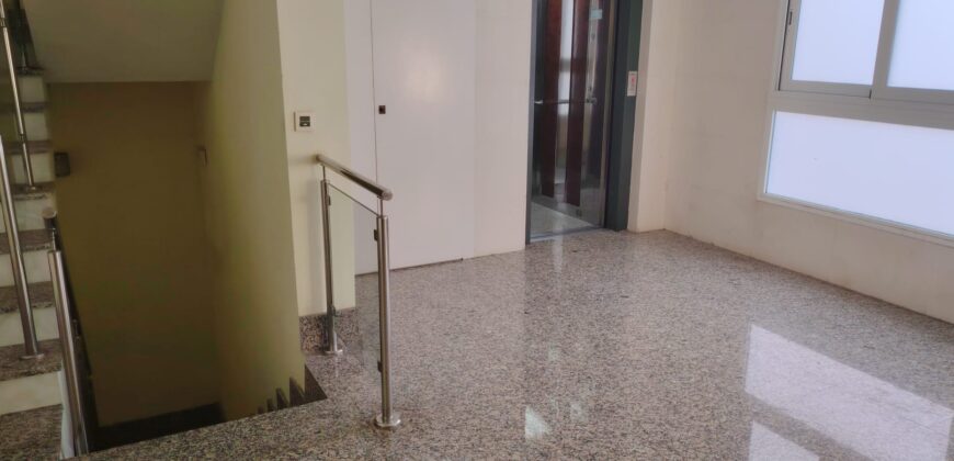 Moderno dúplex con piscina y garaje cerrado – Santa María, Ciudad Real