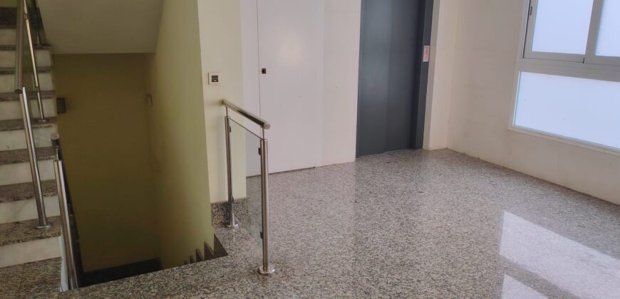 Moderno dúplex con piscina y garaje cerrado – Santa María, Ciudad Real