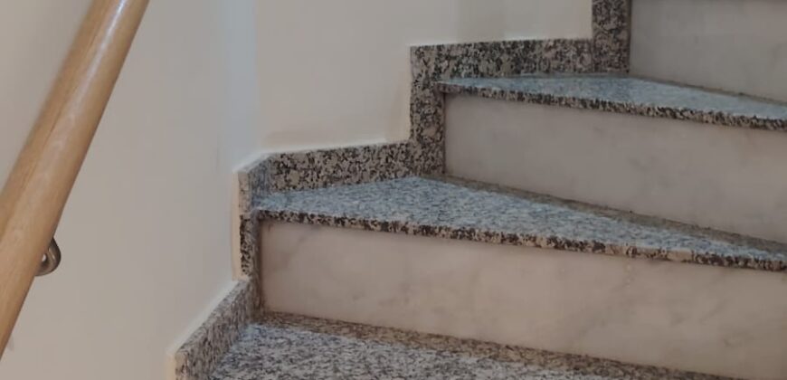 Moderno dúplex con piscina y garaje cerrado – Santa María, Ciudad Real