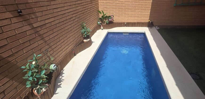 ¡Espectacular chalet independiente con piscina! – Puro confort en el Barrio Los Ángeles
