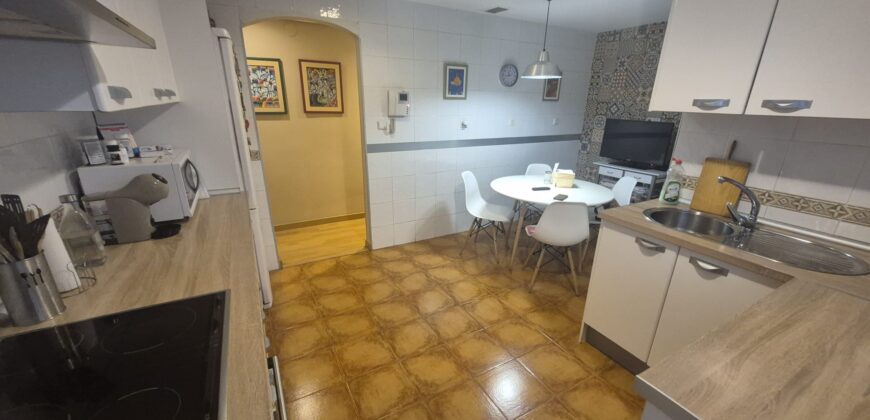 ¡Amplio y moderno piso con terraza! – Calle Ciruela