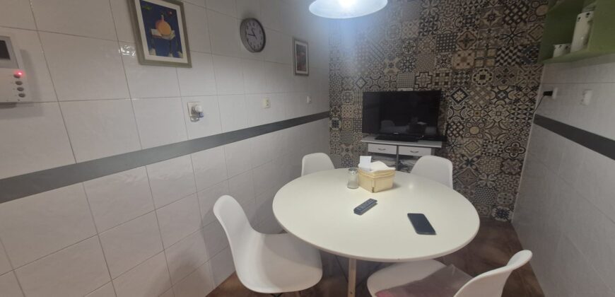 ¡Amplio y moderno piso con terraza! – Calle Ciruela