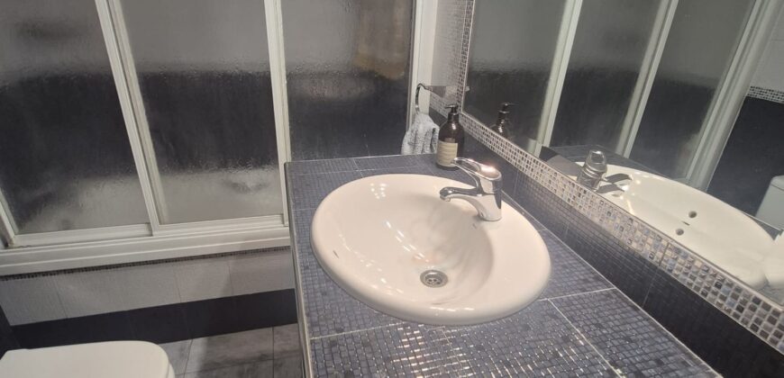 ¡Amplio y moderno piso con terraza! – Calle Ciruela
