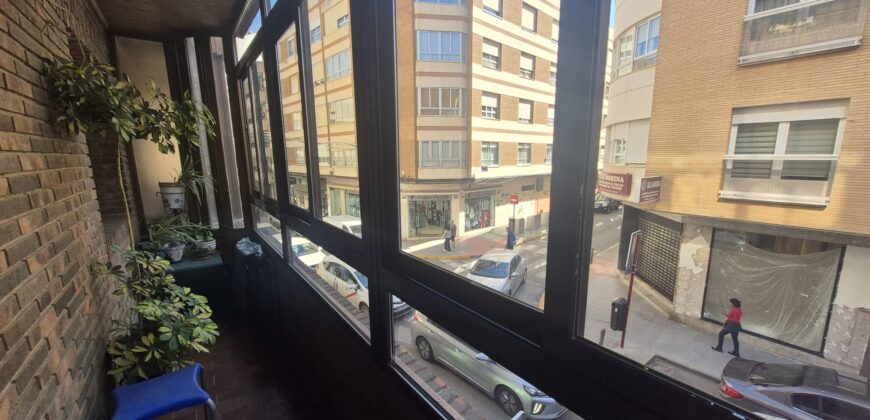 ¡Amplio y moderno piso con terraza! – Calle Ciruela