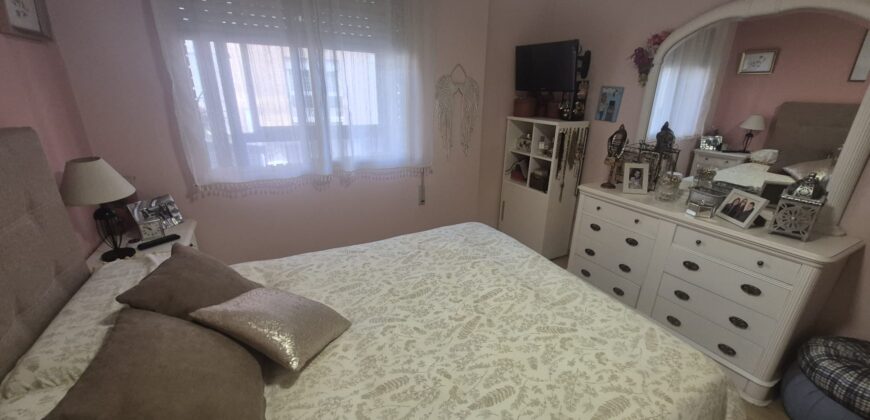 ¡Amplio y moderno piso con terraza! – Calle Ciruela