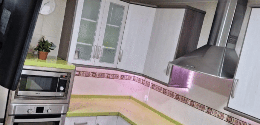 Amplitud y confort en Calle Don Quijote, Miguelturra: piso con 3 dormitorios y terraza