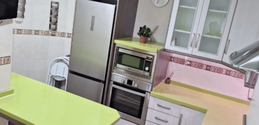 Amplitud y confort en Calle Don Quijote, Miguelturra: piso con 3 dormitorios y terraza