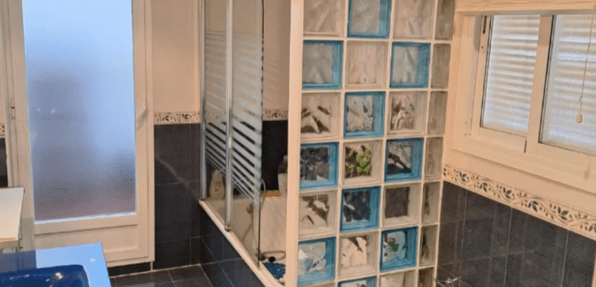 Amplitud y confort en Calle Don Quijote, Miguelturra: piso con 3 dormitorios y terraza