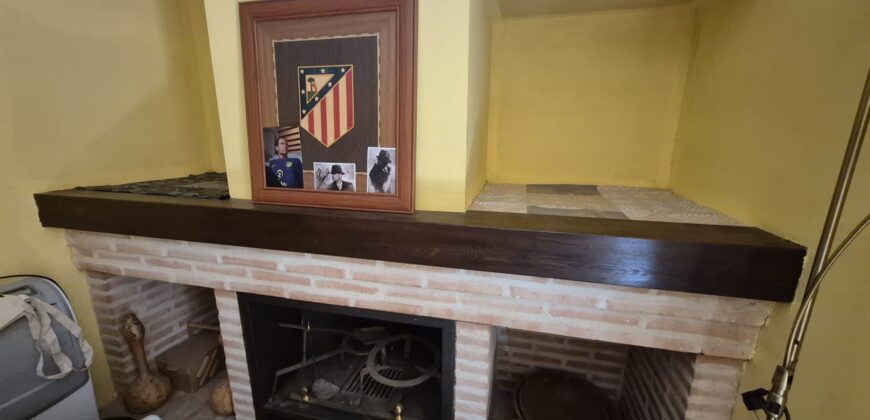 ¡Amplia casa con guardillón en Poblete! – Calle Europa