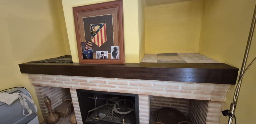¡Amplia casa con guardillón en Poblete! – Calle Europa