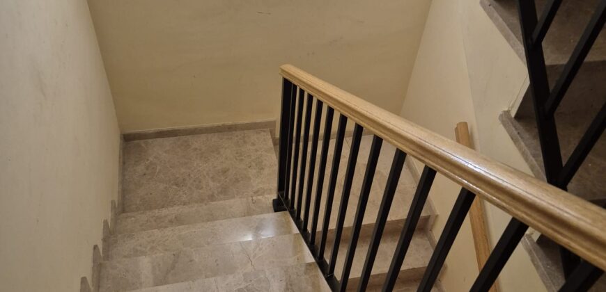 ¡Amplia casa con guardillón en Poblete! – Calle Europa
