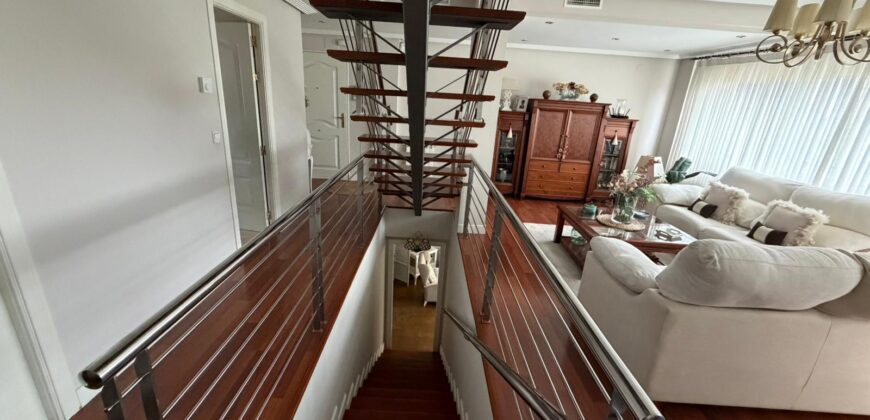 Impecable casa con piscina privada en Poblete – Calle Los Castillejos