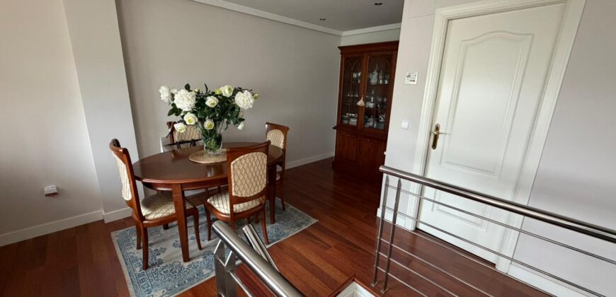 Impecable casa con piscina privada en Poblete – Calle Los Castillejos