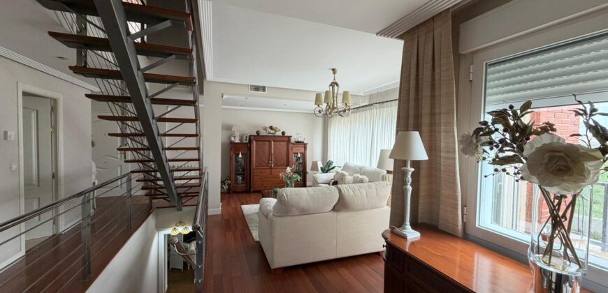 Impecable casa con piscina privada en Poblete – Calle Los Castillejos