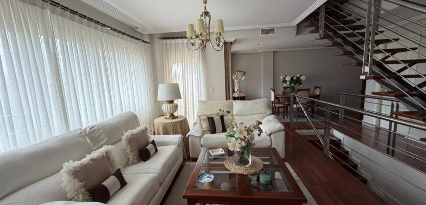 Impecable casa con piscina privada en Poblete – Calle Los Castillejos