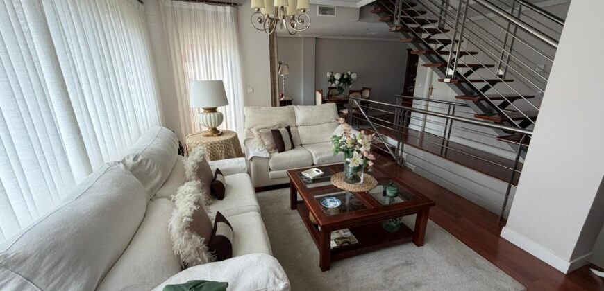 Impecable casa con piscina privada en Poblete – Calle Los Castillejos