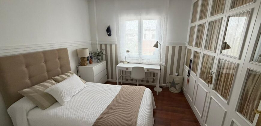Impecable casa con piscina privada en Poblete – Calle Los Castillejos