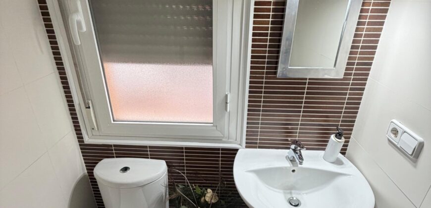 Impecable casa con piscina privada en Poblete – Calle Los Castillejos