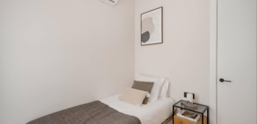 Piso de diseño en el corazón de Sol: 3 dormitorios y 3 baños en pleno Centro de Madrid