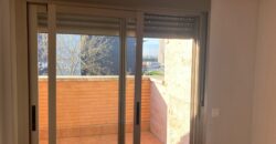 ¡Encantador dúplex en Plaza del Trillo! – Estilo, calidez y vistas despejadas