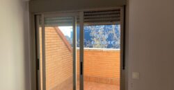 ¡Encantador dúplex en Plaza del Trillo! – Estilo, calidez y vistas despejadas