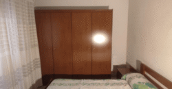 Acogedor piso en Calle Postas – 3 Dormitorios, Terraza y Dos Patios Privados